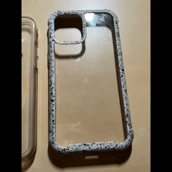 Bundle of iPhone 12 Pro Cases - Picture 9 of 10